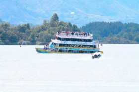 Naufragó una embarcación en la represa de Guatapé 