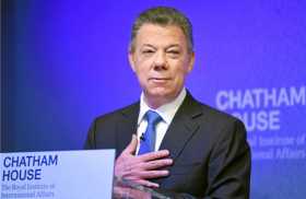 El presidente colombiano, Juan Manuel Santos, ofrece un discurso tras recibir el premio Chatham House en Londres. 