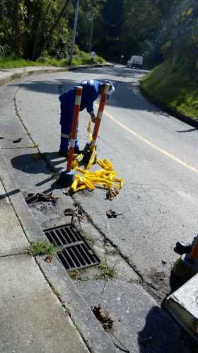 Repararon rejilla en la vía a Cerro de Oro