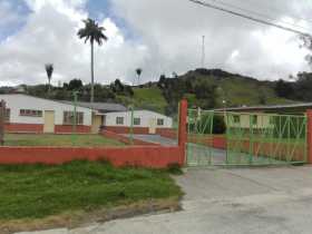 El Centro de salud en San Félix está abierto todos los días y lo atiende un médico las 24 horas. 