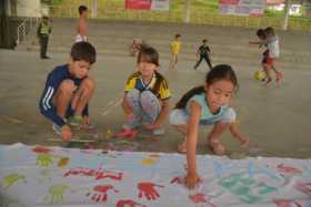 Niños celebraron el cumpleaños de San Sebastián