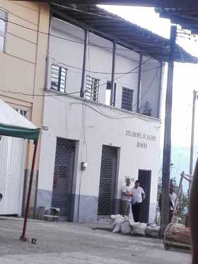 Una manito al cuartel de Policía de Castilla en Pácora (Caldas)