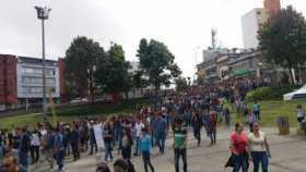 Estudiantes de la U. de Caldas protestan por la desfinanciación de la institución 
