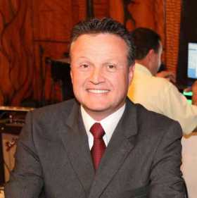 Senador Luis Emilio Sierra.