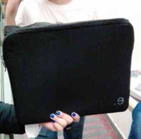 Este es bolso, similar a un portafolio, que portaba alias el Biónico.