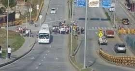 En este sitio atropellaron a una mujer. Ayer falleció. Foto cortesía Alerta Manizales 