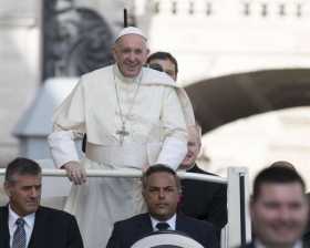 “Iré como peregrino de esperanza y de paz”: papa Francisco