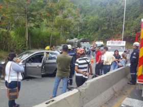 Una persona lesionada en accidente en doble calzada Manizales - Pereira