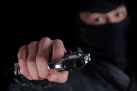 Los encapuchados amenazaron a las personas de la finca con armas de fuego.  Foto www.elvenezolanonews.com