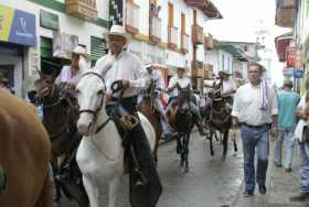 Tradición y galope en Neira en la Exposición Equina grado B