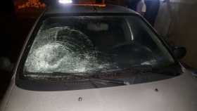 Así quedó el vehículo que atropelló a un peatón de 60 años.