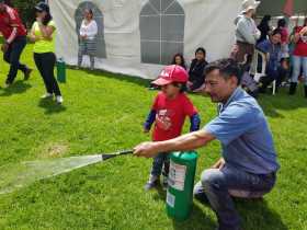  los niños se convierten en “educadores” de los mayores.