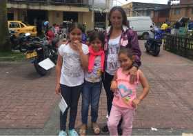 En el barrio El Carmen culminó la procesión a donde llegaron Michel, Valeria, Luciana y doña María. 