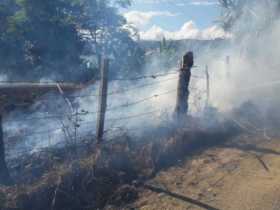 Bomberos de Anserma atendieron incendio forestal.