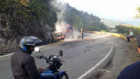 Camioneta se incendió en la vía Manizales - Medellín 