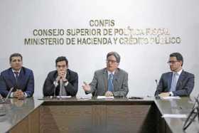 El equipo del Ministerio de Hacienda, encabezado por el jefe de la cartera, Alberto Carrasquilla, anunció que vendrán recortes p