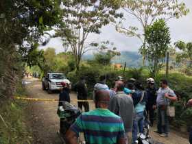 En este sitio asesinaron ayer a Édison de Jesús Naranjo Navarro.