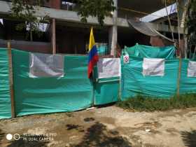 Obras escolares en Caldas: Demoras, bloqueo y caída de techo 
