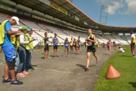 Pista de atletismo en el estadio Palogrande será pequeña pero sintética