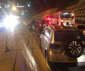 Trancón en la Avenida Marcelino Palacio por el carril para llegar a la Universidad Autónoma 