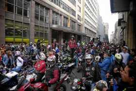 Los motociclistas capitalinos adelantaron una primera protesta el miércoles anterior, que reunió a unos 1.200 de ellos, mientras