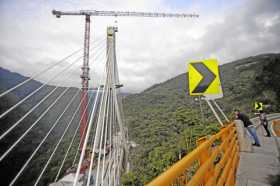 El puente Chirajara se ubica en jurisdicción del municipio de Guayabetal (Cundinamarca).