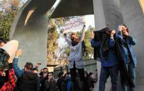 Las protestas en Irán continúan con 11 muertos y 300 detenidos