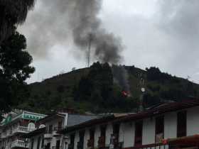 Se presenta un incendio en el cerro De la Cruz, en Pensilvania