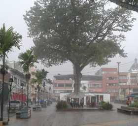 Las lluvias aguaron el puente de fin de año en Chinchiná, municipio que registró destechamiento de casas, inundaciones y taponam