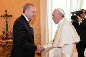 El papa Francisco recibe en audiencia al presidente turco, Recep Tayyip Erdogan, en el Vaticano.