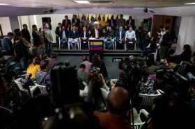 Oposición venezolana descarta participar en elecciones 