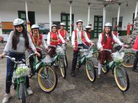 Entrega de bicicletas a colegios de Neira 