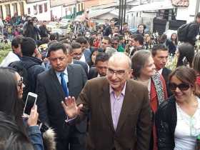 El candidato presidencial Humberto de la Calle asistió a la Universidad Externado pese a que su rector, Juan Carlos Henao se opu