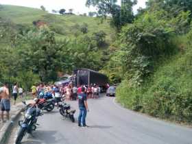 Los jóvenes chocaron contra una tractomula. El año pasado, en Caldas, murieron 50 motociclistas, ninguno en Palestina.