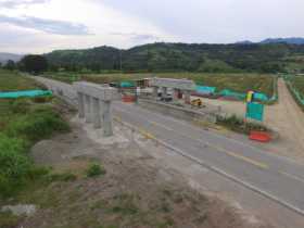 El puente Alejandría, sobre el río Cauca, conectará el corredor vial entre Medellín, La Pintada, Irra, Kilómetro 41, de allí se 