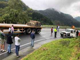 Tres mujeres lesionadas en accidente de tránsito en Sabinas 