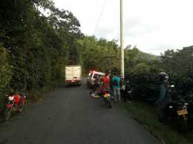 Accidente en motocicleta deja dos persona lesionadas