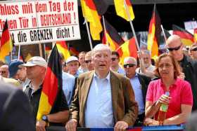 Hace una semana Alexander Gauland lideró una marcha por el centro de Berlín, a la que acudieron unos cuatro mil seguidores.