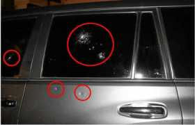 El vehículo en el que viajaba el candidato recibió impactos en los vidrios por objetos contundentes, lo que en un inicio su equi