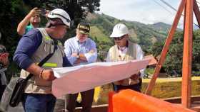 Visita de Guido Echeverri al puente de Irra