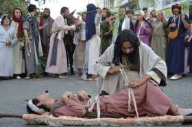 Le apuestan a la Semana Santa dramatizada