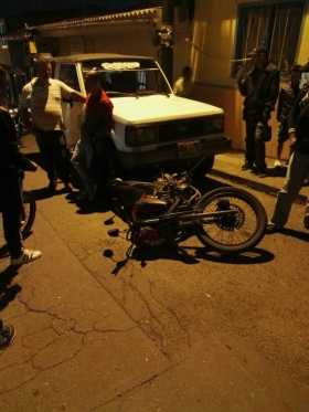 Dos lesionados en accidente de tránsito 