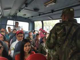 Soldados del Batallón Ayacucho conmemoran el día de la mujer