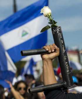  Manifestantes participan en una marcha nacional en honor a las madres de los jóvenes caídos en las pasadas protestas 