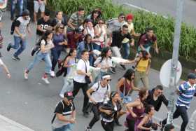 Dos marchas, en menos de una semana, efectuaron estudiantes de la U. de Caldas. La segunda fue ayer.