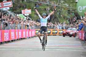 Chris Froome gana la etapa 19 del Giro de Italia y es el nuevo líder