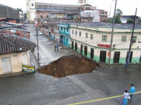 Evacúan familias en Riosucio por ruptura de tubería 