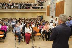 Algunos colegios presentaron expresiones artísticas como canto y teatro de lo que aprendieron en francés.