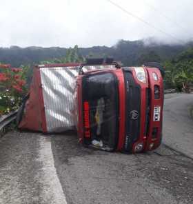Un muerto y un lesionado en accidente de tránsito en la vía Petaqueros-Guarinó