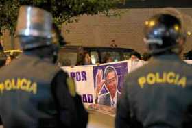 Foto | EFE | LA PATRIA  Integrantes de la Policía peruana vigilan afuera de la clínica donde fue internado el expresidente perua